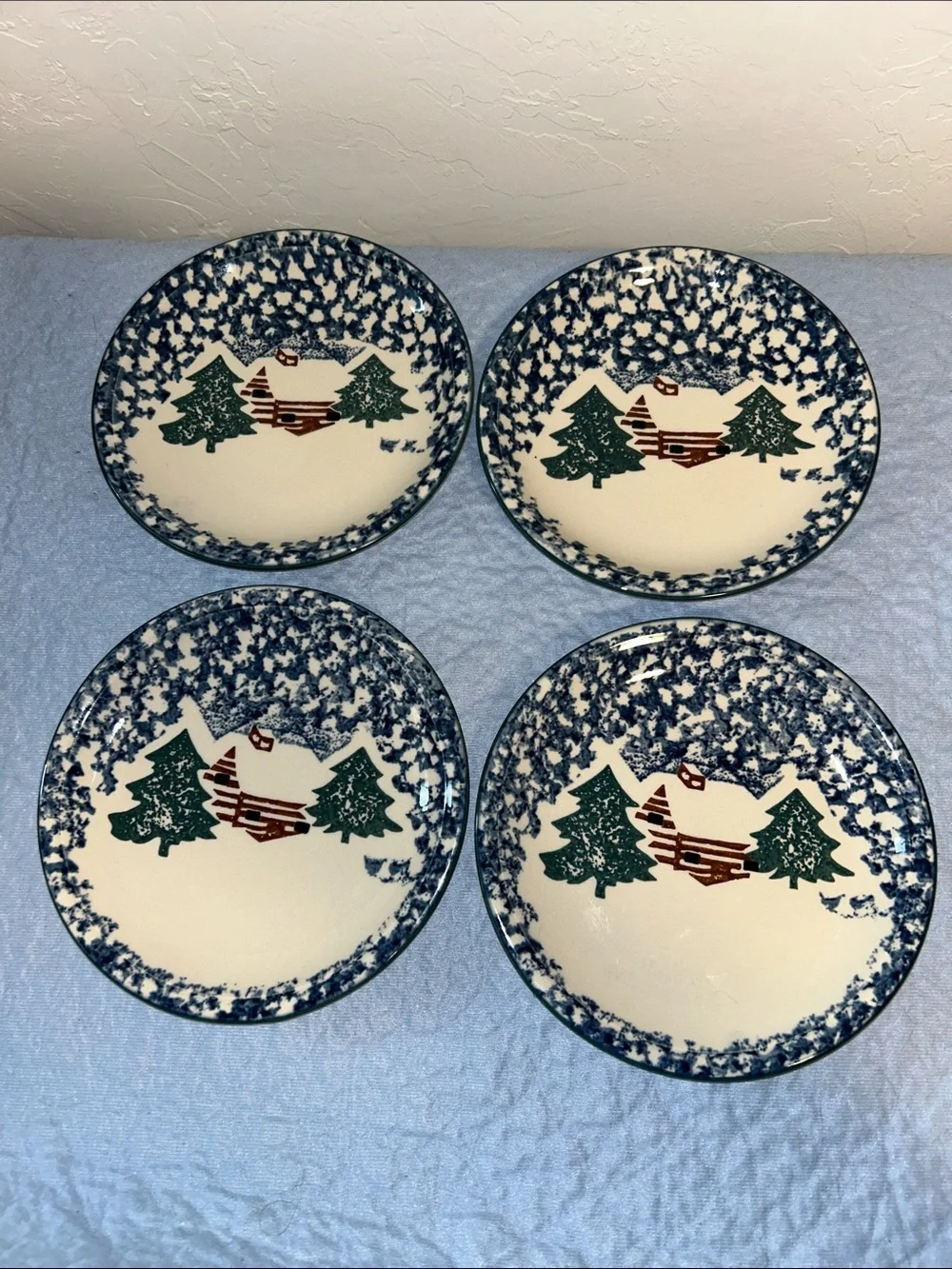 Set of 4 Cabin in the Snow collection the Folk Craft line by Tienshan.
